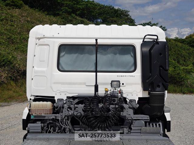 Nissan QUON 2022-12 6911625-13