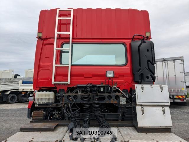 Nissan QUON 2018-10 6911623-12