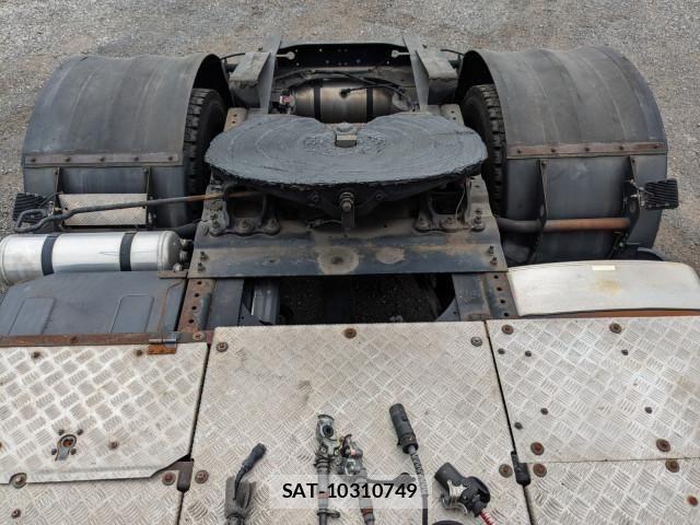 Nissan QUON 2018-10 6911623-13
