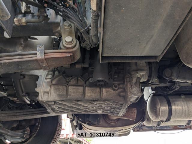 Nissan QUON 2018-10 6911623-17