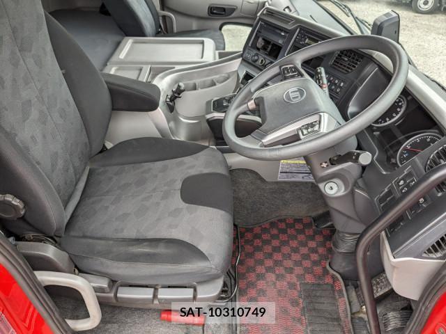 Nissan QUON 2018-10 6911623-27