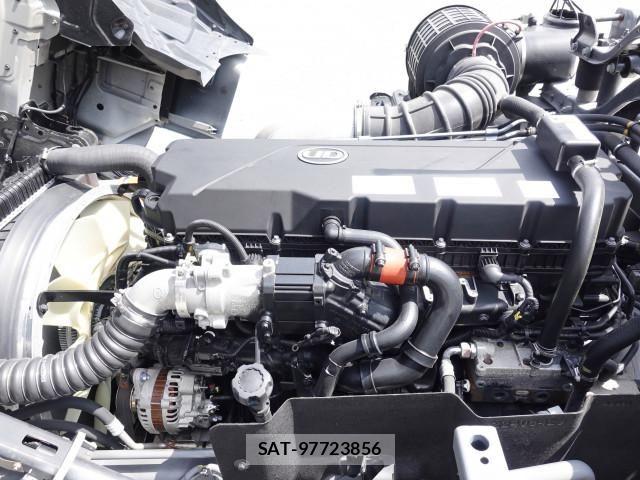 Nissan QUON 2022-12 6911622-17