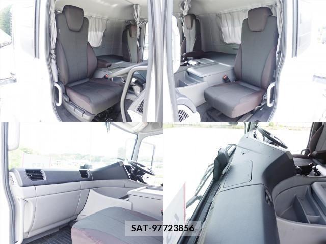 Nissan QUON 2022-12 6911622-23