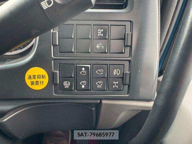 Nissan QUON 2020-07 6911624-12