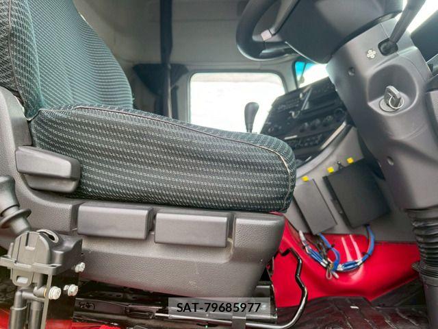Nissan QUON 2020-07 6911624-8