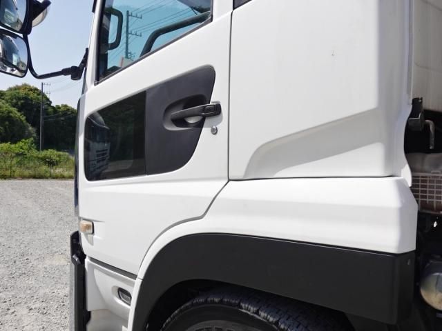 Nissan QUON 2020-04 6964439-10