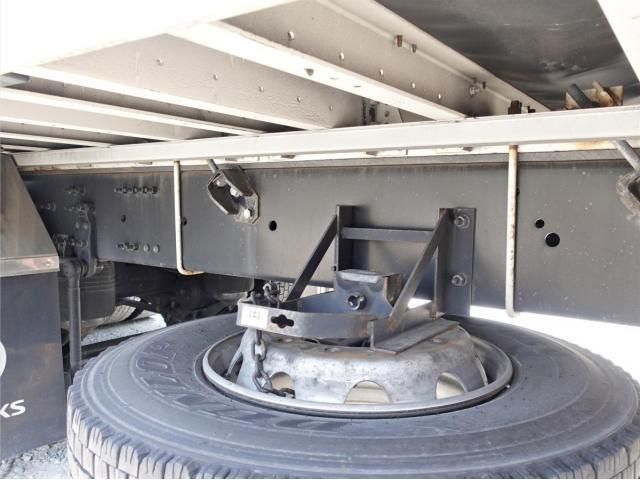 Nissan QUON 2020-04 6964439-22