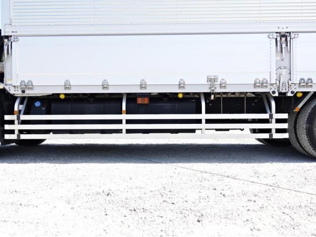 Nissan QUON 2020-04 6964439-23