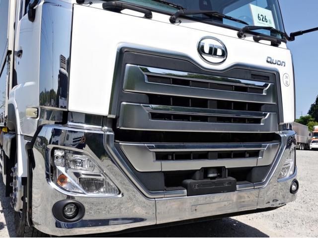 Nissan QUON 2020-04 6964439-4