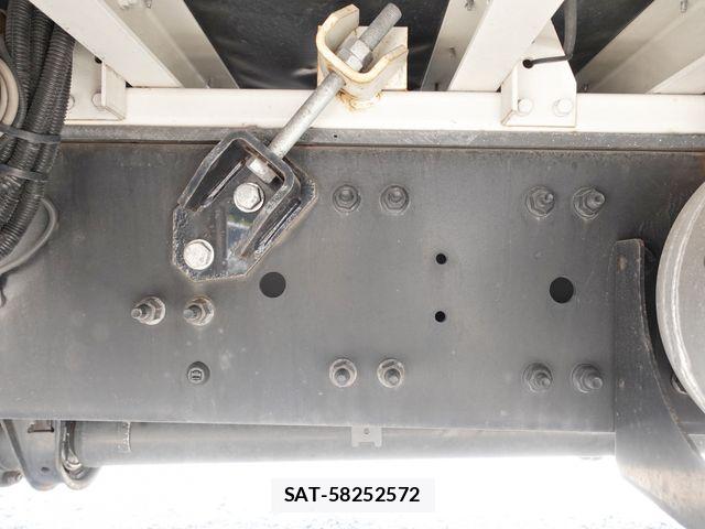 Nissan QUON 2020-04 6997532-19