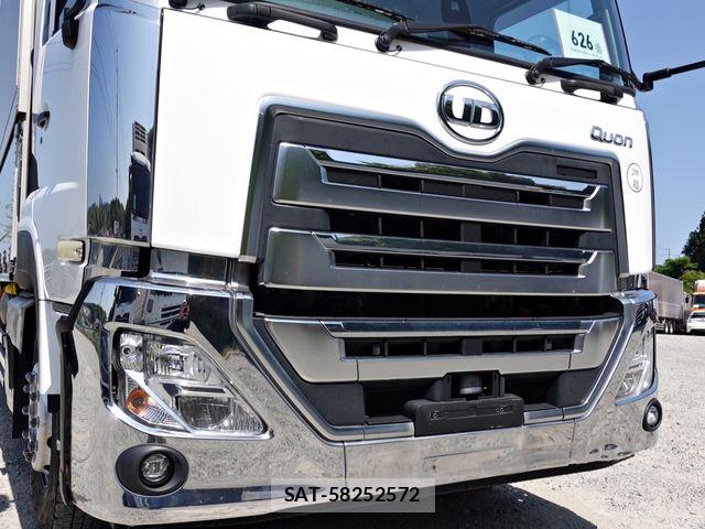 Nissan QUON 2020-04 6997532-3