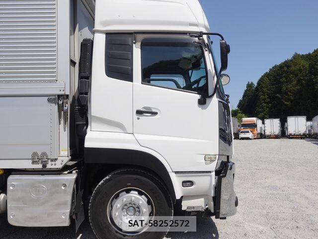 Nissan QUON 2020-04 6997532-4