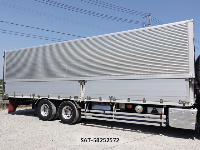 Nissan QUON 2020-04 6997532-6