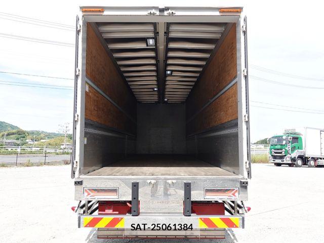 Nissan QUON 2019-06 7021336-11