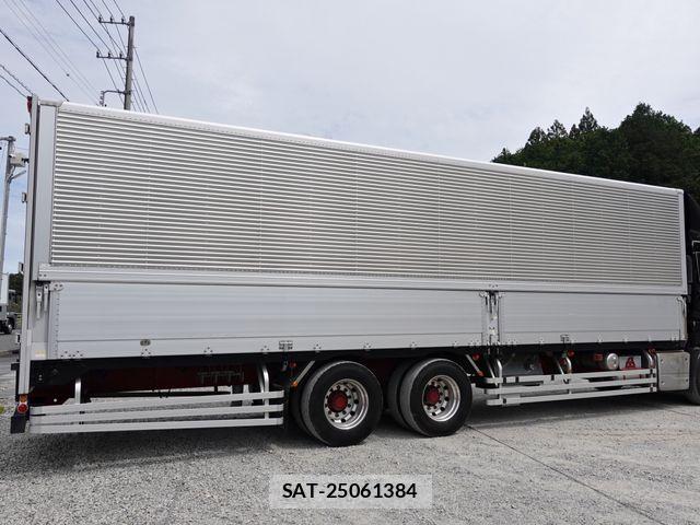 Nissan QUON 2019-06 7021336-7