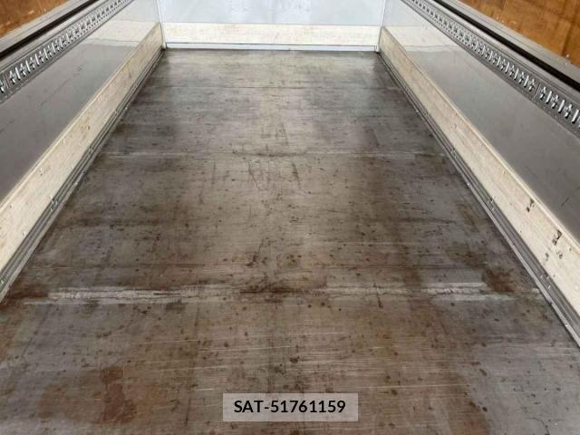 Nissan QUON 2022-03 7021333-17
