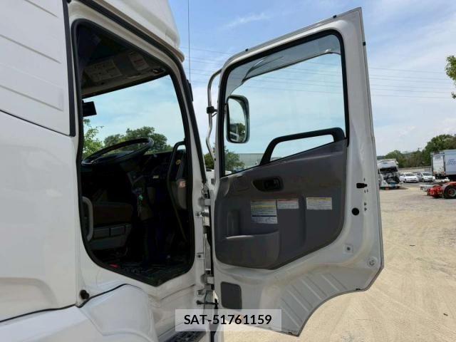 Nissan QUON 2022-03 7021333-26