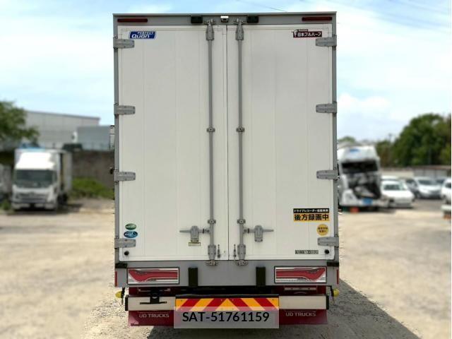 Nissan QUON 2022-03 7021333-7