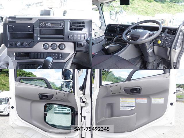 Nissan QUON 2022-11 7060361-25