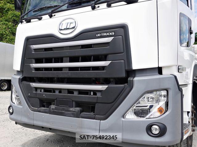 Nissan QUON 2022-11 7060361-2