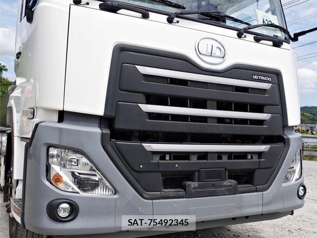 Nissan QUON 2022-11 7060361-3