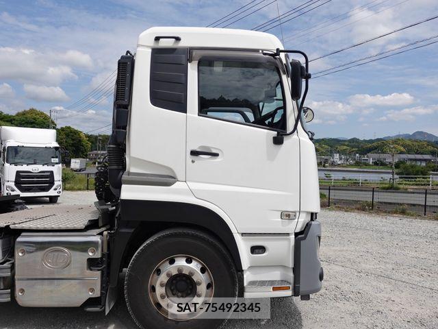 Nissan QUON 2022-11 7060361-5