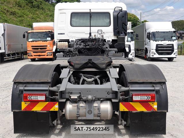 Nissan QUON 2022-11 7060361-8