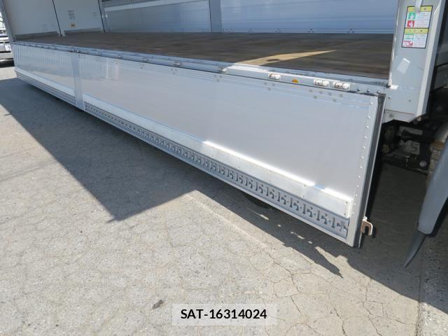 Nissan QUON 2023-01 7060359-11