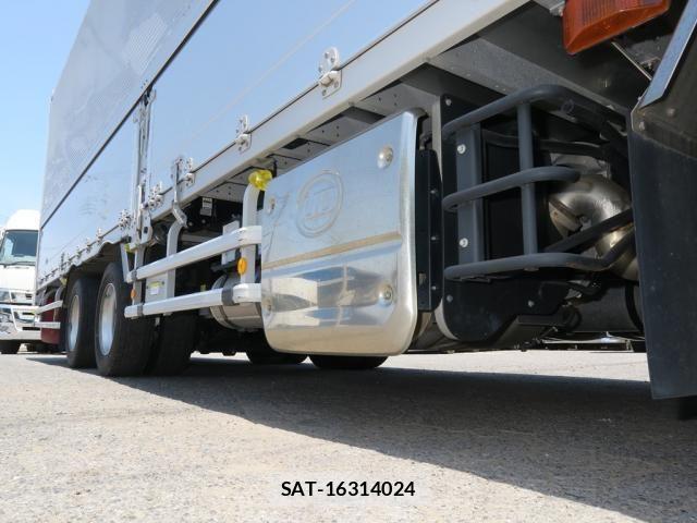 Nissan QUON 2023-01 7060359-15