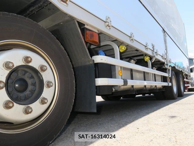 Nissan QUON 2023-01 7060359-16