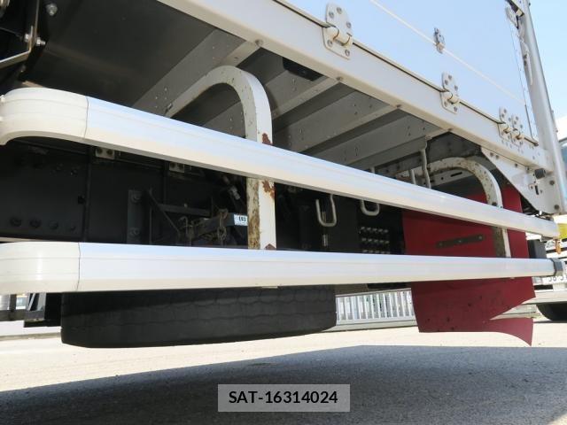 Nissan QUON 2023-01 7060359-18
