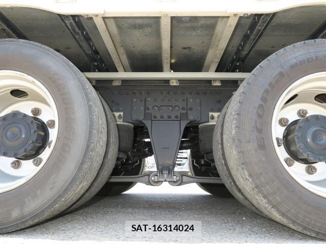 Nissan QUON 2023-01 7060359-22
