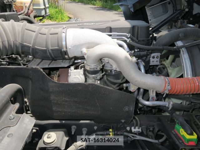 Nissan QUON 2023-01 7060359-26