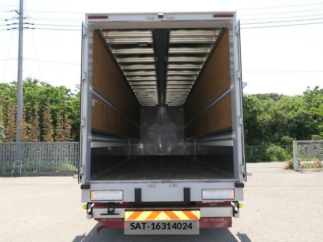 Nissan QUON 2023-01 7060359-5