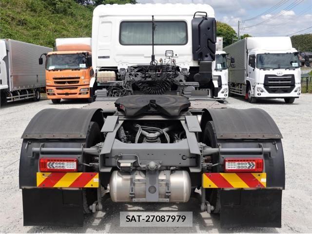 Nissan QUON 2022-11 7060362-9