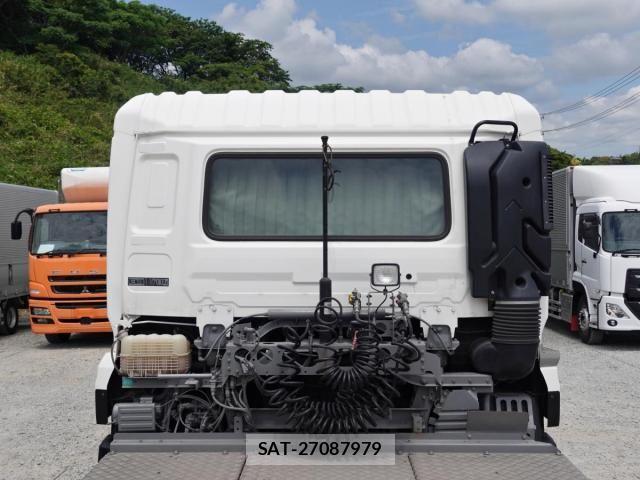 Nissan QUON 2022-11 7060362-14