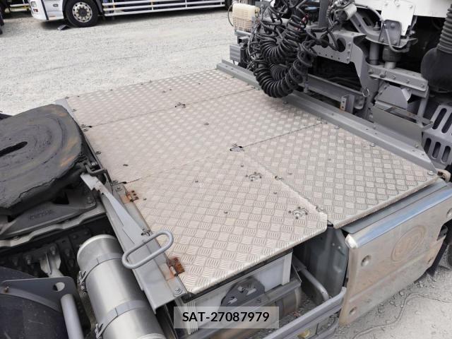 Nissan QUON 2022-11 7060362-15