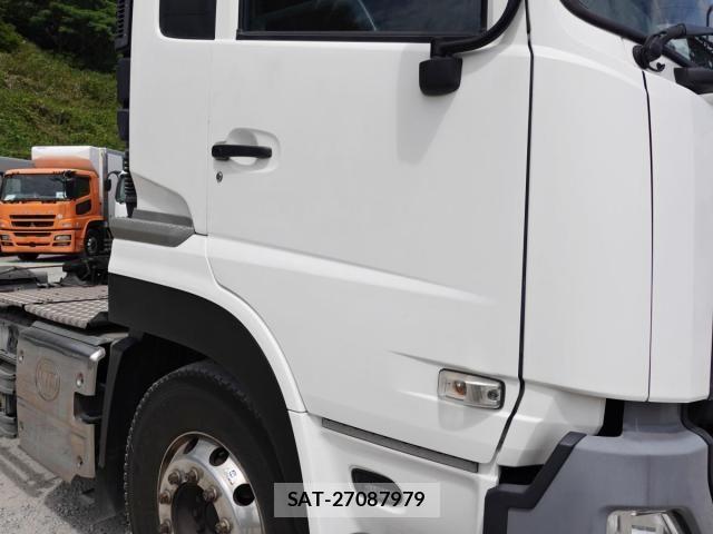 Nissan QUON 2022-11 7060362-5