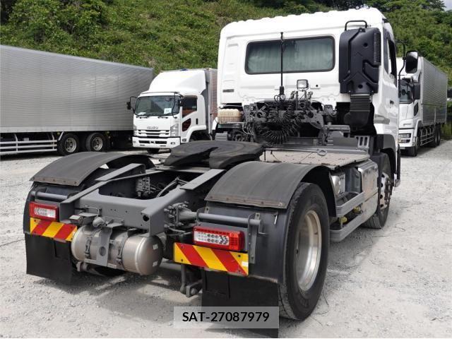 Nissan QUON 2022-11 7060362-8