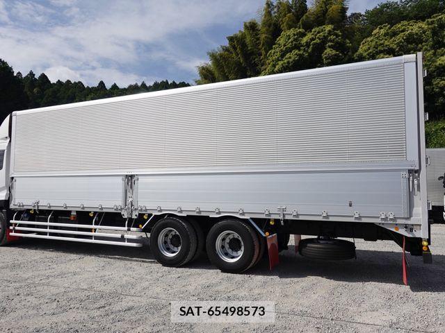 Nissan QUON 2019-02 7060360-9