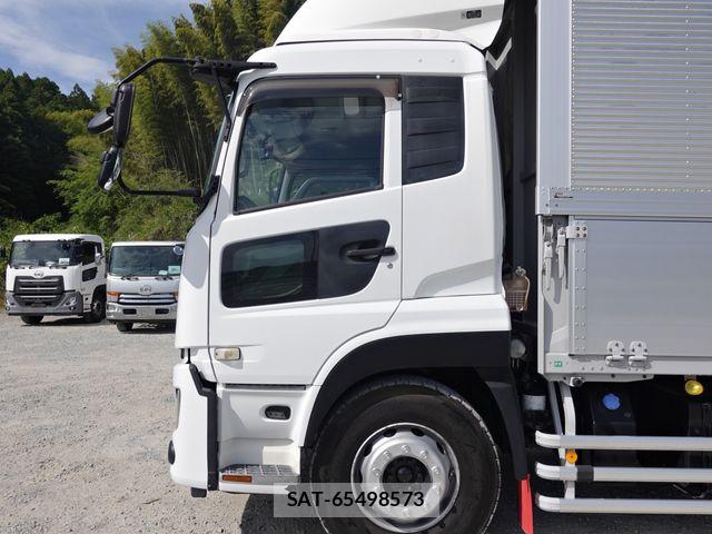 Nissan QUON 2019-02 7060360-11