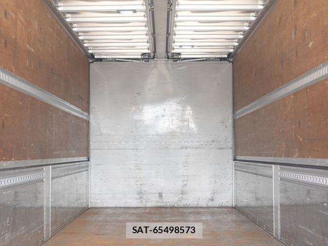 Nissan QUON 2019-02 7060360-14