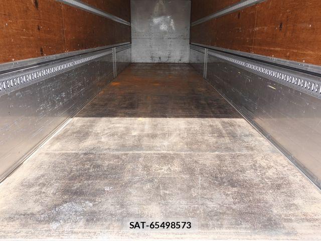 Nissan QUON 2019-02 7060360-15