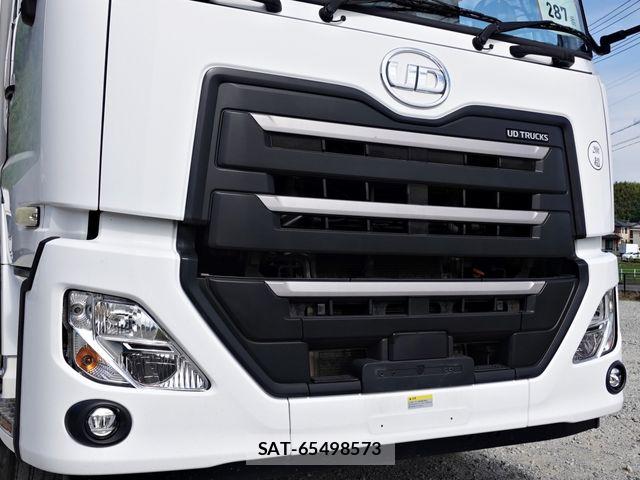 Nissan QUON 2019-02 7060360-3