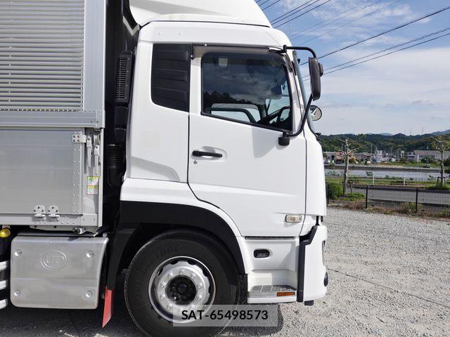 Nissan QUON 2019-02 7060360-5