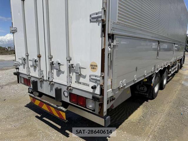 Nissan QUON 2016-09 7060364-14