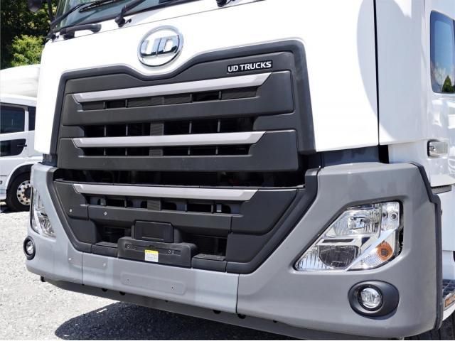 Nissan QUON 2022-10 7199694-3