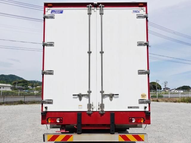 Nissan QUON 2019-03 7199697-10