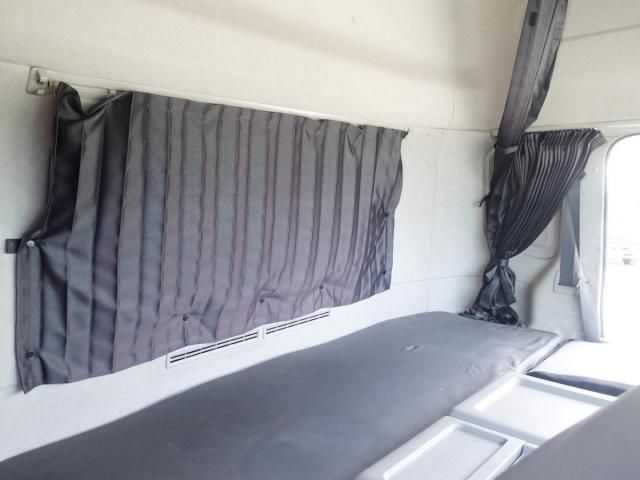 Nissan QUON 2019-03 7199697-28