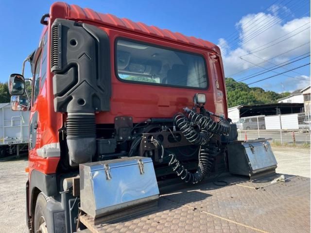 Nissan QUON 2015-07 7199701-11